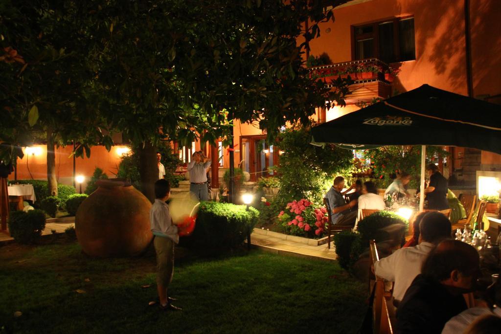 Anita Guest House & Relax Perushtitsa ภายนอก รูปภาพ